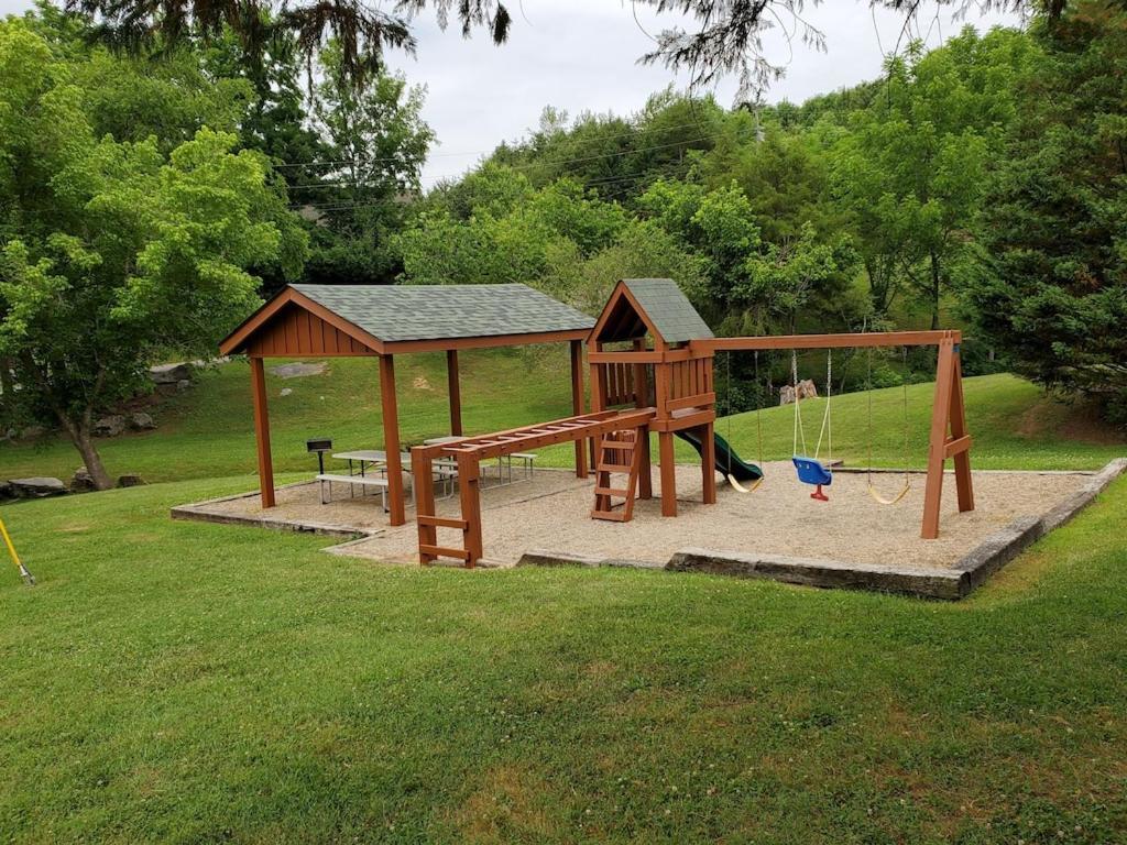 Story Brook: Beautiful True Log Cabin! Close To Dollywood, State Park, And More! Sevierville Extérieur photo