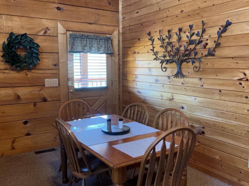 Story Brook: Beautiful True Log Cabin! Close To Dollywood, State Park, And More! Sevierville Extérieur photo